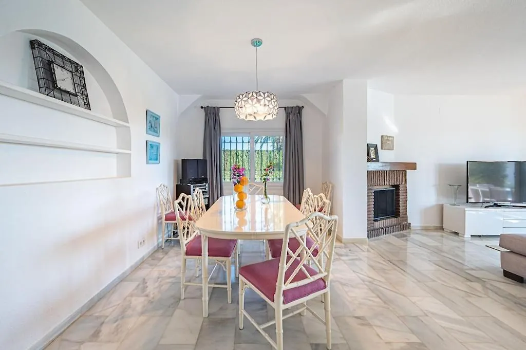 Villa Con Piscina Privada Y Jardin Marbella
