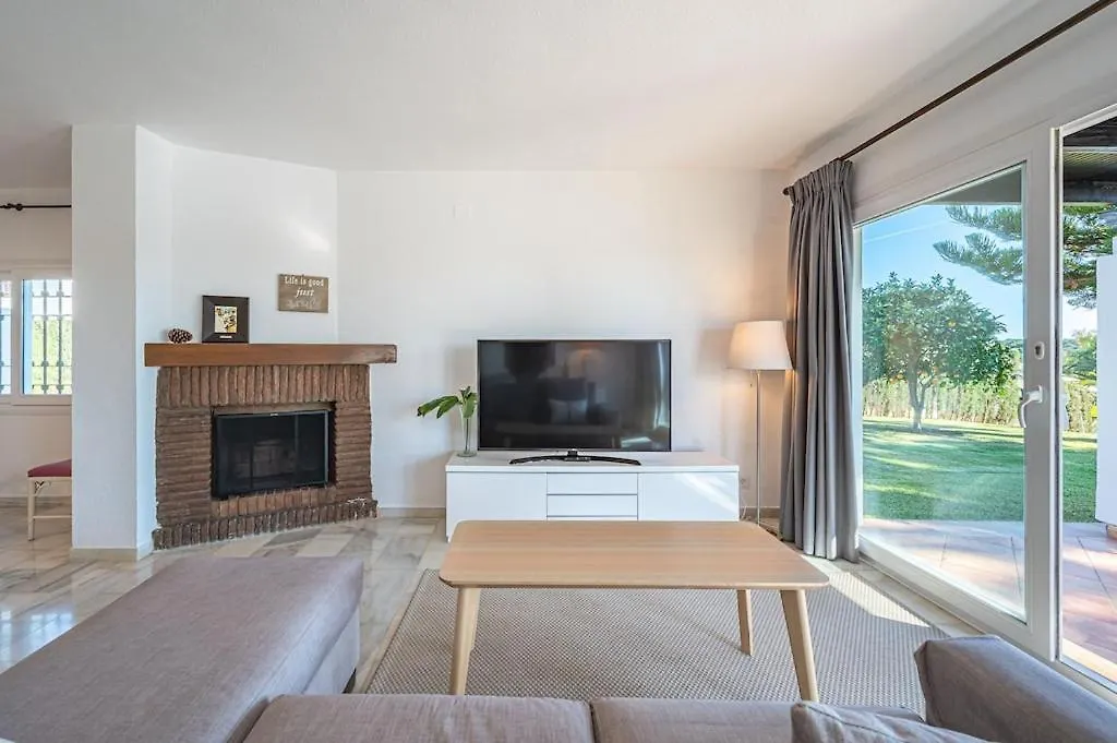 Villa Con Piscina Privada Y Jardin 马尔韦利亚 度假居