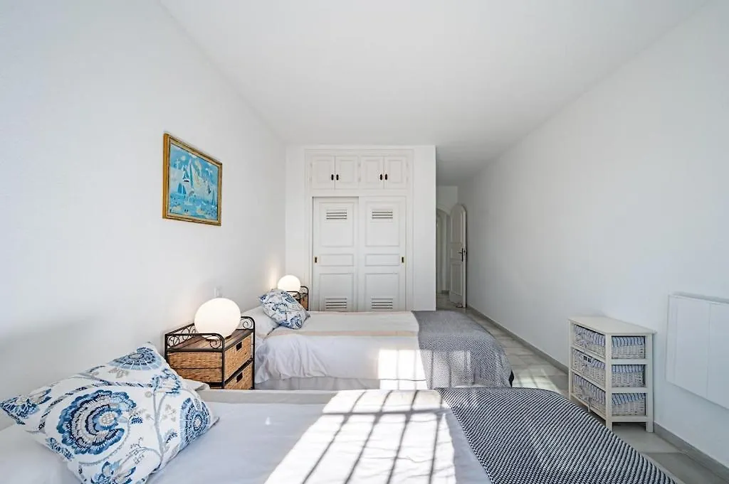 Villa Con Piscina Privada Y Jardin 马尔韦利亚 度假居