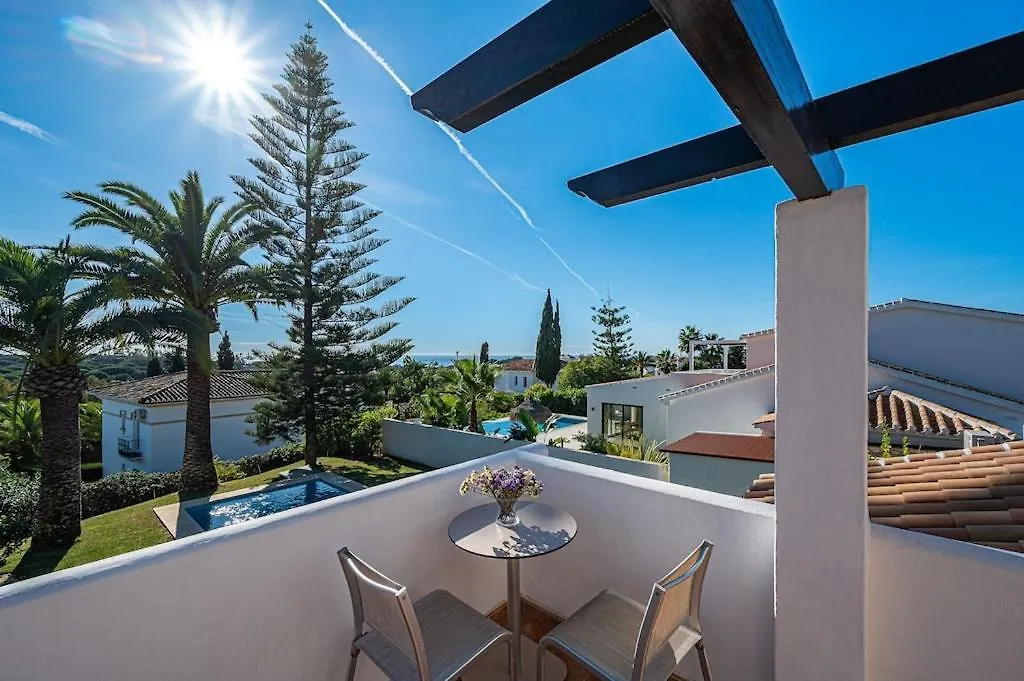 Villa Con Piscina Privada Y Jardin Marbella Spain