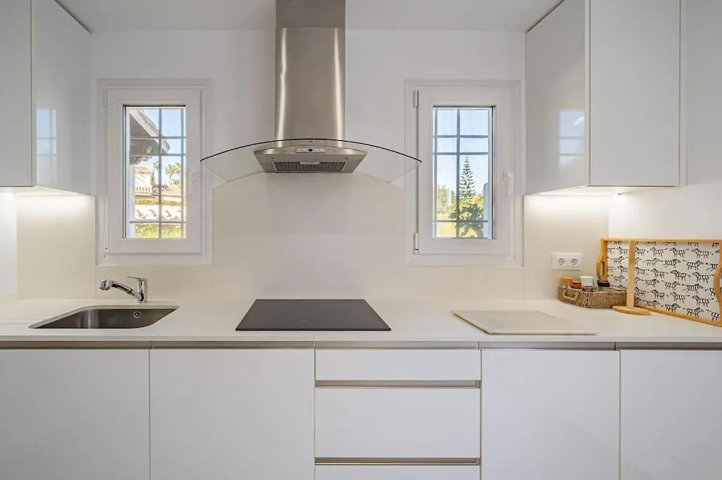 Villa Con Piscina Privada Y Jardin 马尔韦利亚