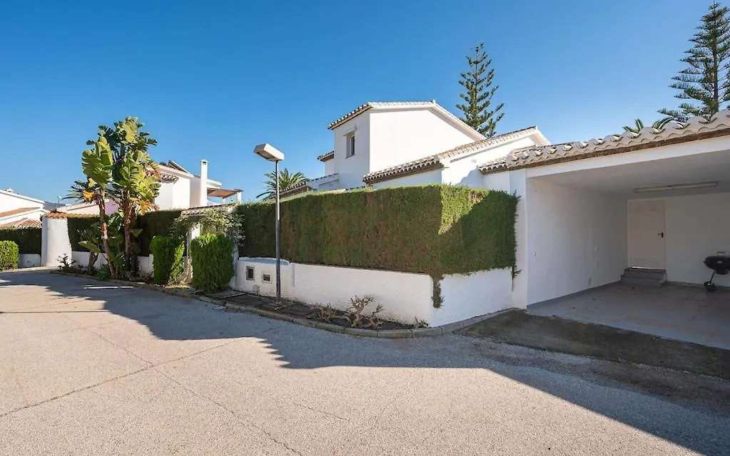 Villa Con Piscina Privada Y Jardin Marbella