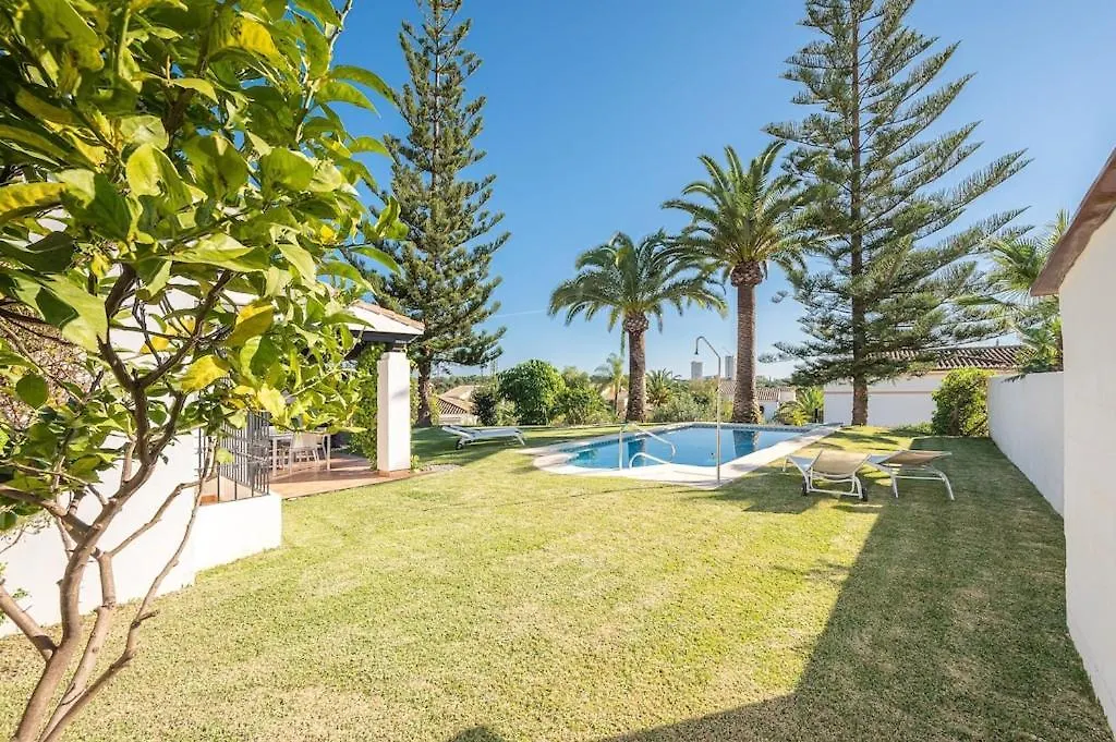 Villa Con Piscina Privada Y Jardin Marbella